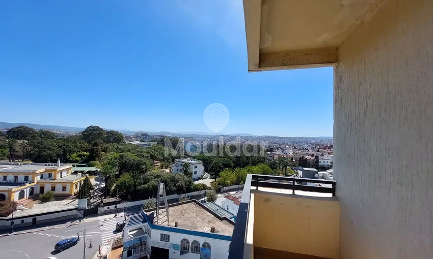 شقة للإيجار مع شرفة في الطابق الأرضي