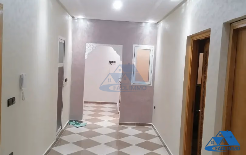 شقة للبيع في الطابق الأرضي