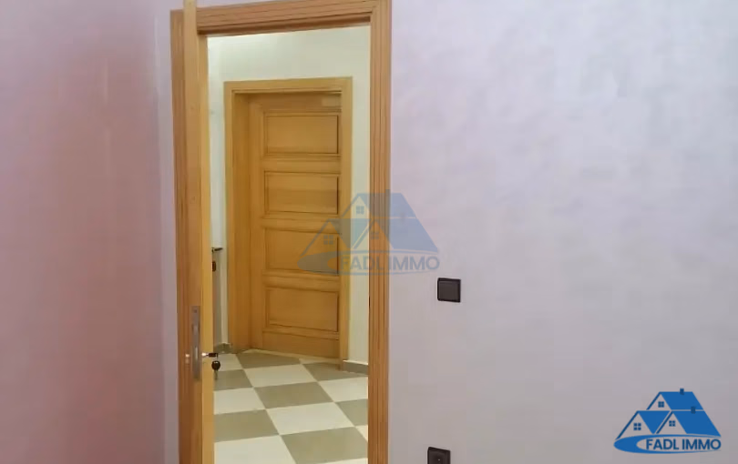 شقة للبيع في الطابق الأرضي