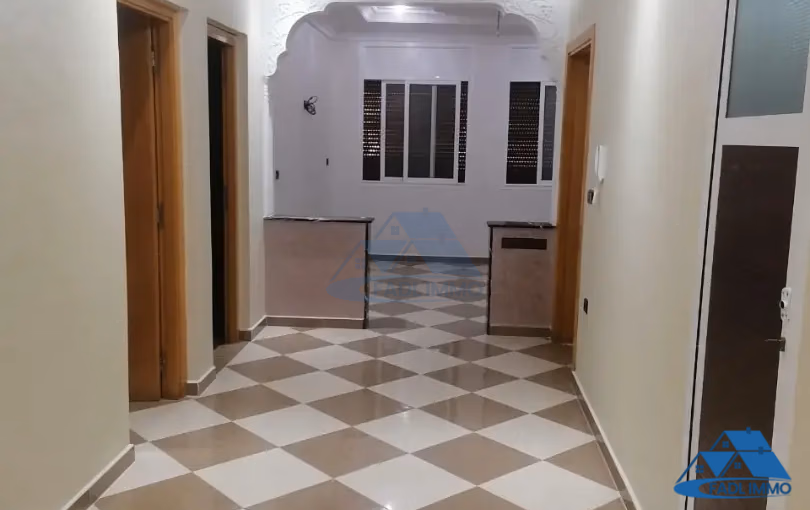 شقة للبيع في الطابق الأرضي