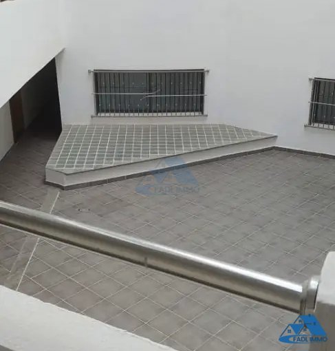Büro zur Miete mit Parkplatz im ersten Stock - view 12