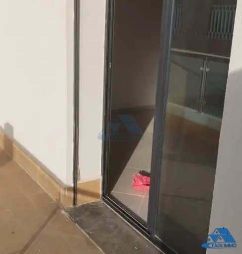 Bureau à louer avec terrasse au troisième étage