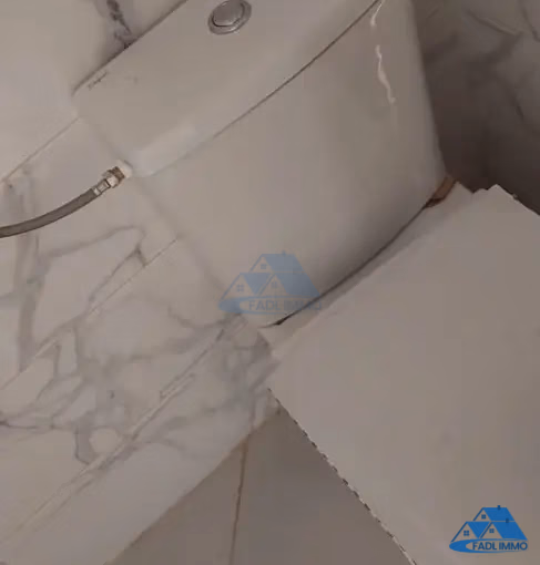 Bureau à louer avec terrasse au troisième étage Bureau à louer avec terrasse au troisième étage