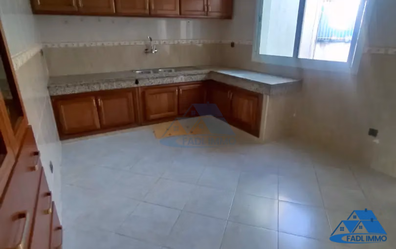 Appartement à louer avec balcon au sixième étage