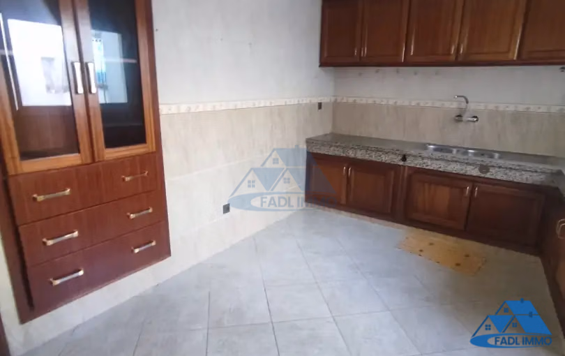 Appartement à louer avec balcon au sixième étage