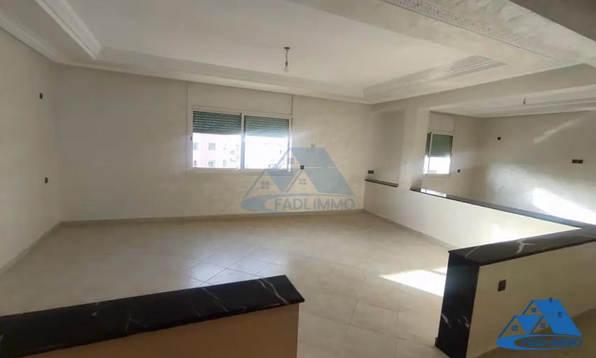 Appartement à louer avec balcon au sixième étage