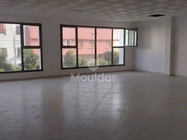 Office for rent with parking on the first floor