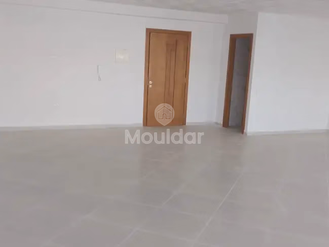 مكتب للإيجار مع موقف سيارات في الطابق الثاني مكتب للإيجار مع موقف سيارات في الطابق الثاني