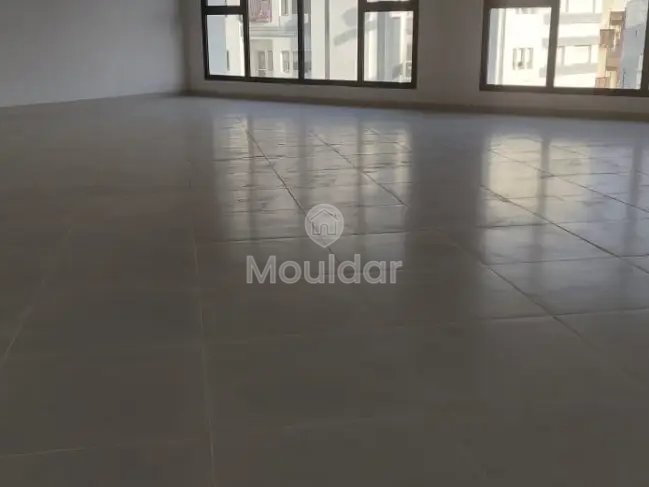 Bureau à louer avec parking au deuxième étage