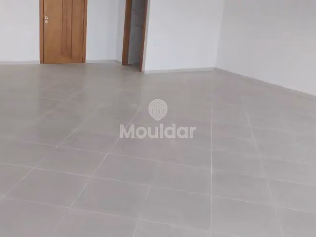 مكتب للإيجار مع موقف سيارات في الطابق الثاني مكتب للإيجار مع موقف سيارات في الطابق الثاني