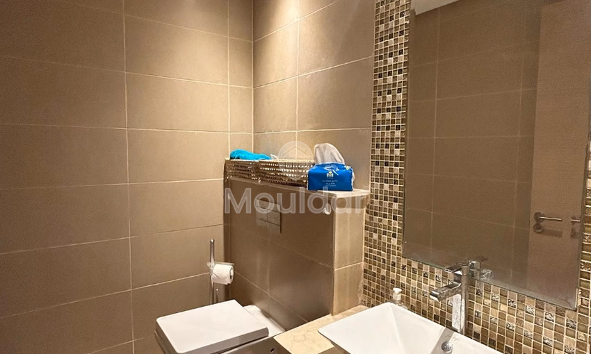 شقة للإيجار مع موقف سيارات في الطابق الأول شقة للإيجار مع موقف سيارات في الطابق الأول