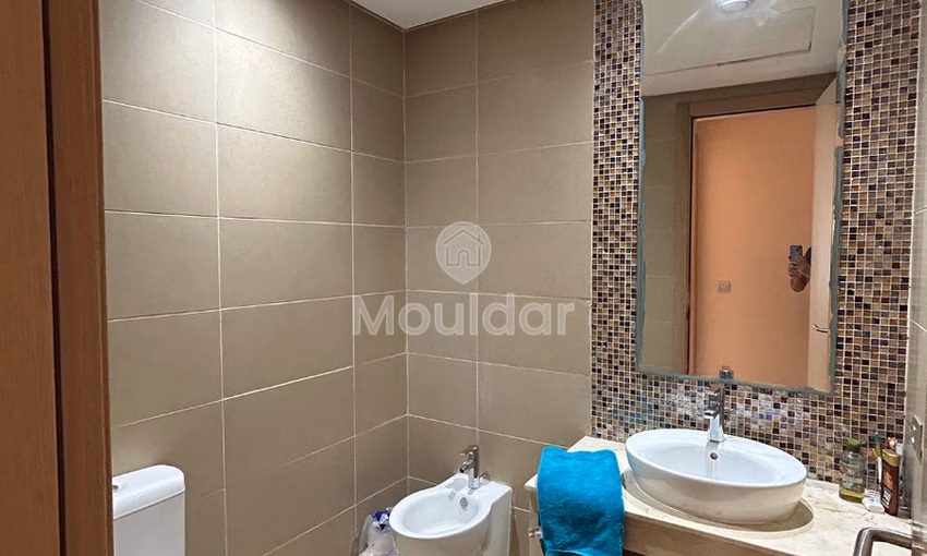 شقة للإيجار مع موقف سيارات في الطابق الأول شقة للإيجار مع موقف سيارات في الطابق الأول