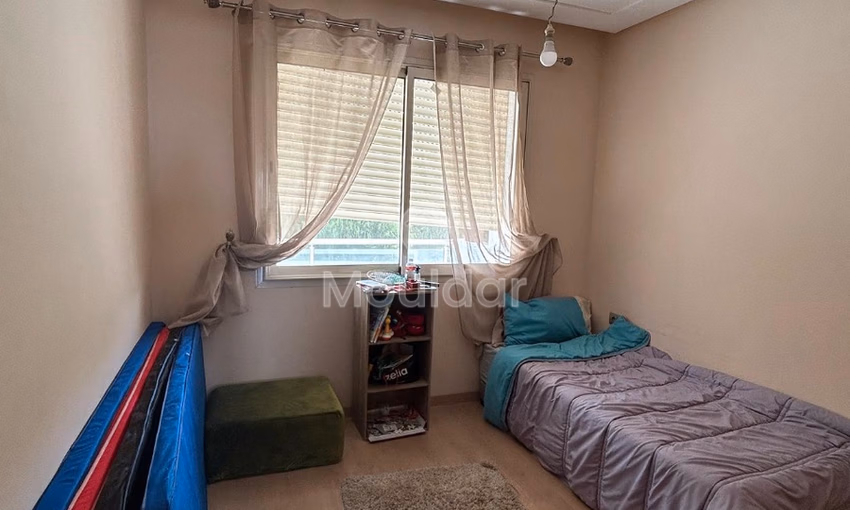 شقة للإيجار مع موقف سيارات في الطابق الأول شقة للإيجار مع موقف سيارات في الطابق الأول