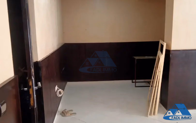 Bureau à louer au premier étage Bureau à louer au premier étage