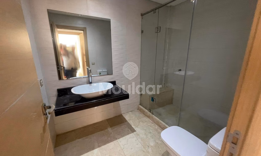 شقة للإيجار في الدار البيضاء، بورغون - 3 غرف نوم، 157 متر مربع