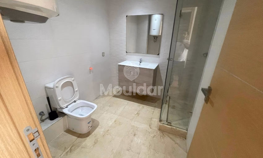 شقة للإيجار في الدار البيضاء، بورغون - 3 غرف نوم، 157 متر مربع