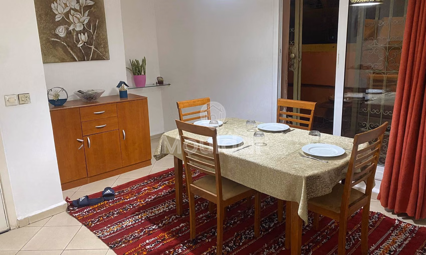 شقة للإيجار مع تراس في الطابق الخامس