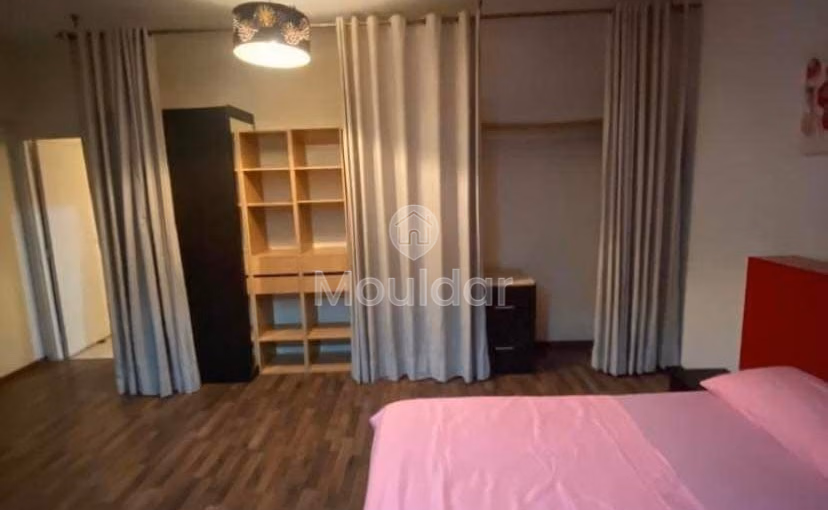 شقة للإيجار مع تراس في الطابق الخامس