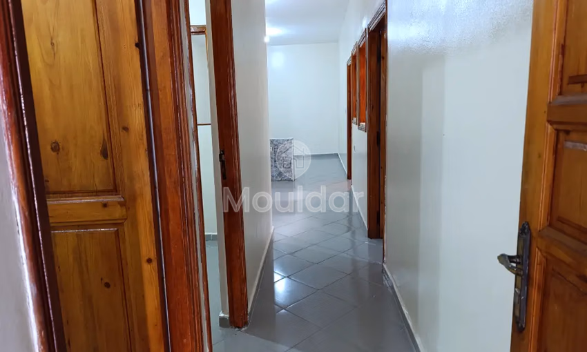 شقة للإيجار مع تراس في الطابق الأرضي شقة للإيجار مع تراس في الطابق الأرضي