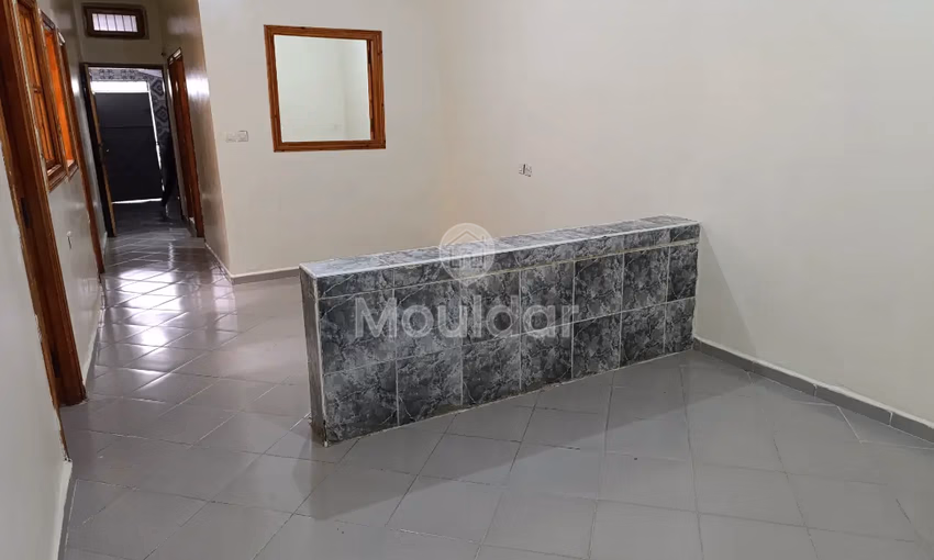 شقة للإيجار مع تراس في الطابق الأرضي شقة للإيجار مع تراس في الطابق الأرضي