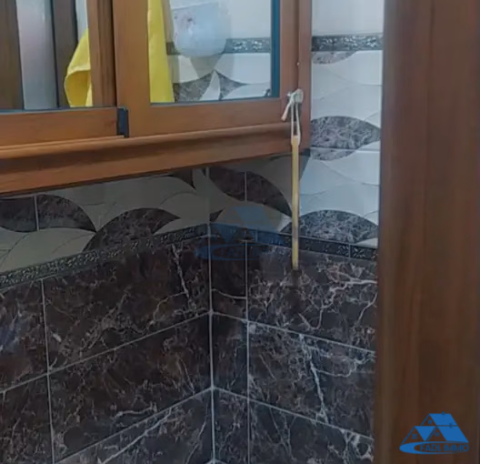 شقة للبيع مع شرفة في الطابق الثاني شقة للبيع مع شرفة في الطابق الثاني