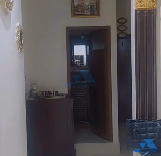 شقة للبيع مع شرفة في الطابق الثاني شقة للبيع مع شرفة في الطابق الثاني