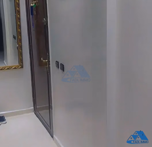 شقة للبيع مع شرفة في الطابق الثاني شقة للبيع مع شرفة في الطابق الثاني