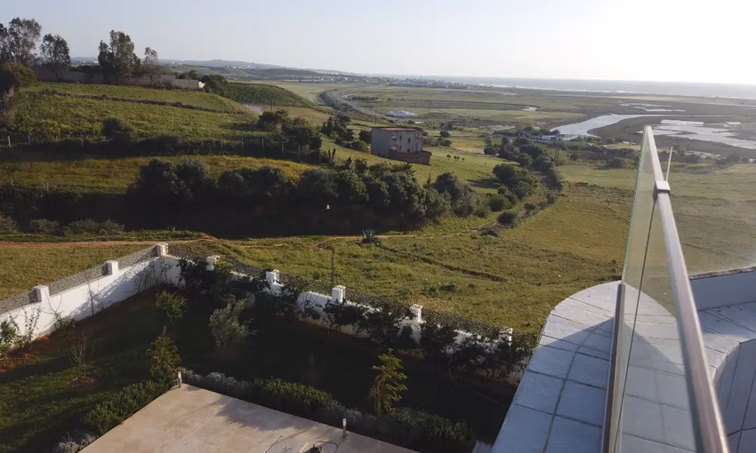 Villa for sale with swimming pool and three floors Villa for sale with swimming pool and three floors