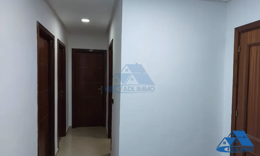 شقة للبيع مع موقف سيارات في الطابق الخامس شقة للبيع مع موقف سيارات في الطابق الخامس