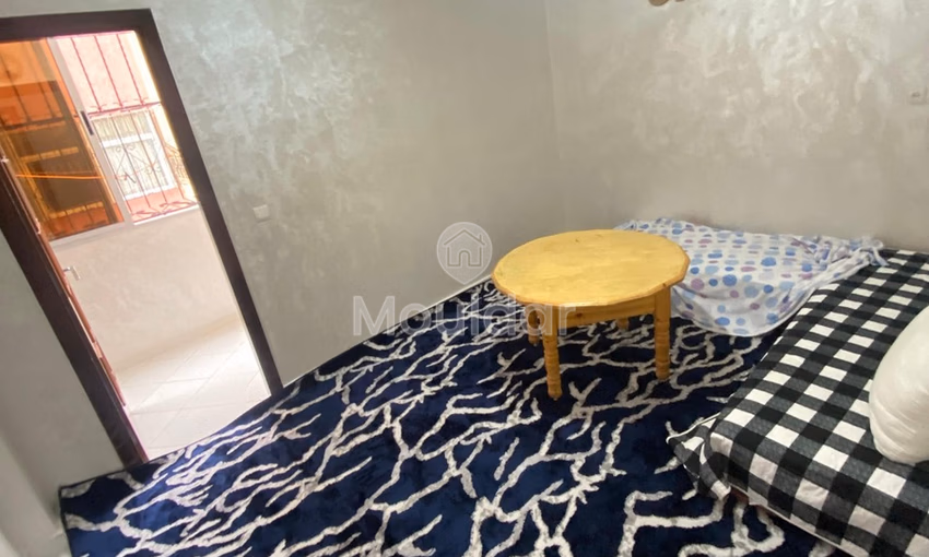 شقة للشراء مع شرفة في الطابق الأول