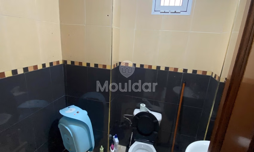 شقة للشراء مع شرفة في الطابق الأول