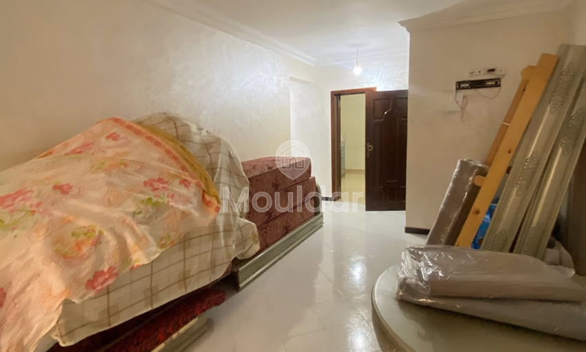 شقة للشراء مع شرفة في الطابق الأول