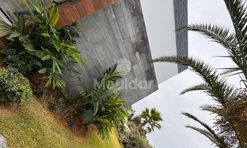 فيلا للشراء مع مسبح