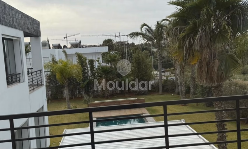 فيلا للشراء مع مسبح