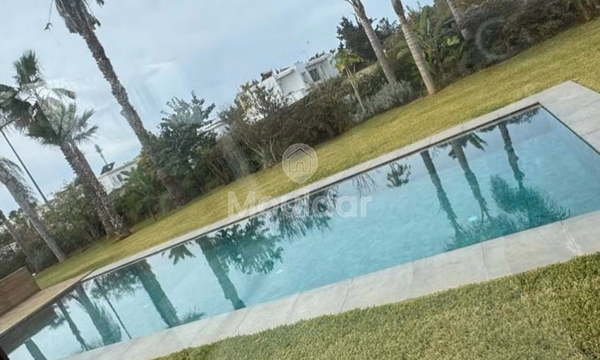فيلا للشراء مع مسبح