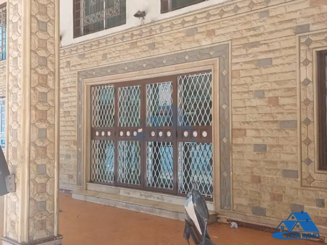 Commercial property for sale with terrace