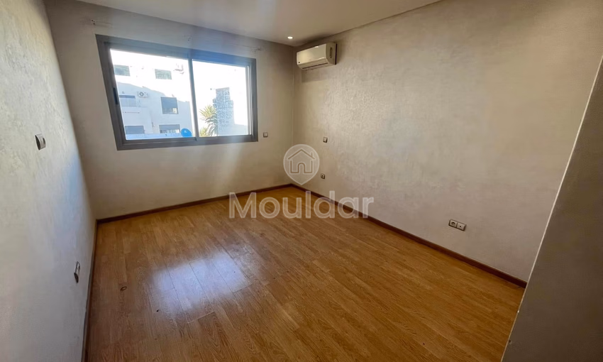 شقة للإيجار في الدار البيضاء، بورغوني - غرفتان، 106 م²