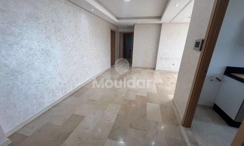 شقة للإيجار في الدار البيضاء، بورغوني - غرفتان، 106 م²