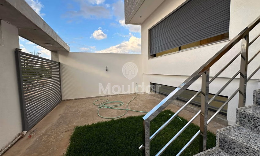 Villa for sale 9 bedrooms, 275 m² living area. Villa for sale 9 bedrooms, 275 m² living area.