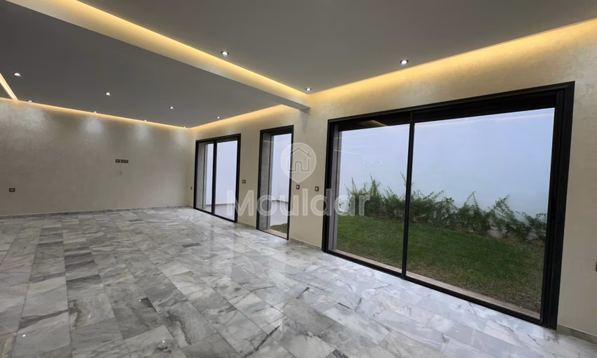 Villa for sale 9 bedrooms, 275 m² living area.