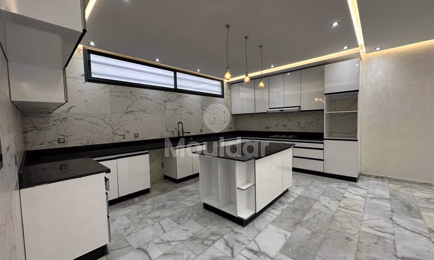 Villa for sale 9 bedrooms, 275 m² living area. Villa for sale 9 bedrooms, 275 m² living area.