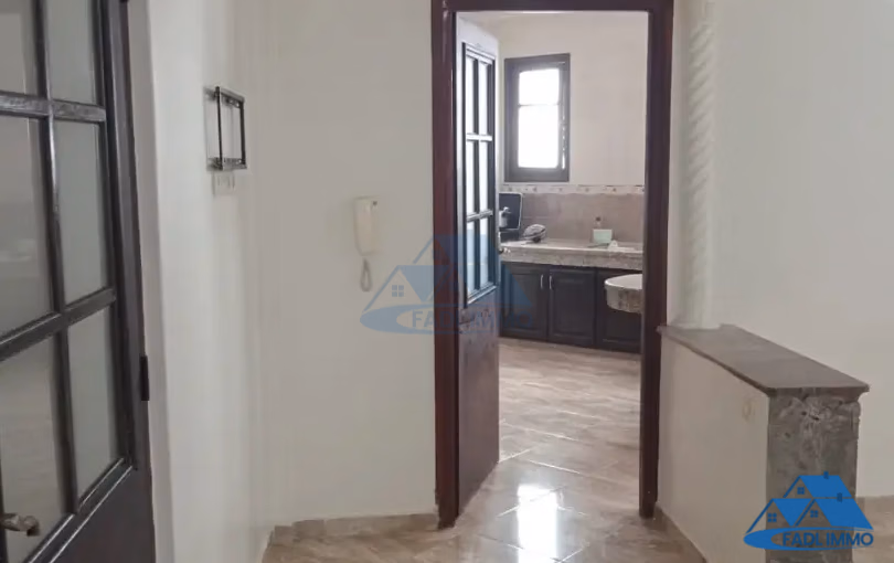 شقة للبيع مع تراس في الطابق الثالث شقة للبيع مع تراس في الطابق الثالث