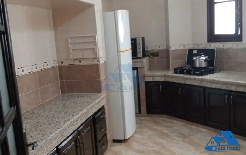 شقة للبيع مع تراس في الطابق الثالث شقة للبيع مع تراس في الطابق الثالث