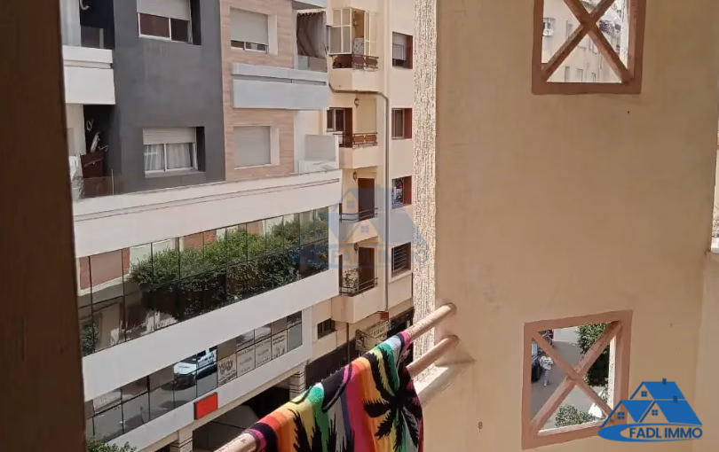 شقة للبيع مع تراس في الطابق الثالث شقة للبيع مع تراس في الطابق الثالث