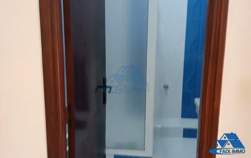 شقة للبيع مع تراس في الطابق الثالث شقة للبيع مع تراس في الطابق الثالث