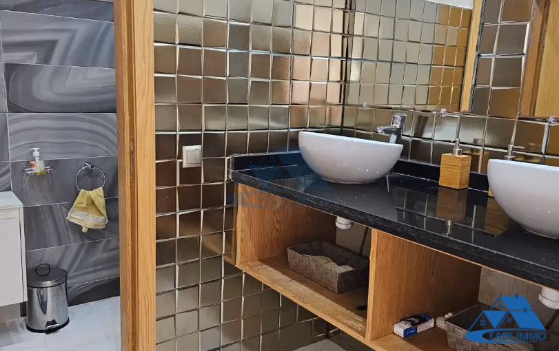 مزرعة للبيع لاستغلال زراعي مزرعة للبيع لاستغلال زراعي