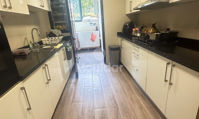 شقة للشراء مع تراس في الطابق الأرضي