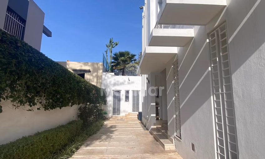 Villa for sale in Casablanca, California - 4 bedrooms, 210m² living area.