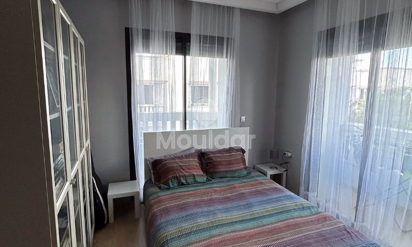 شقة للإيجار مع موقف سيارات في الطابق الأرضي