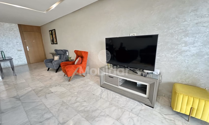 شقة جديدة للإيجار مع تراس في الطابق الثالث